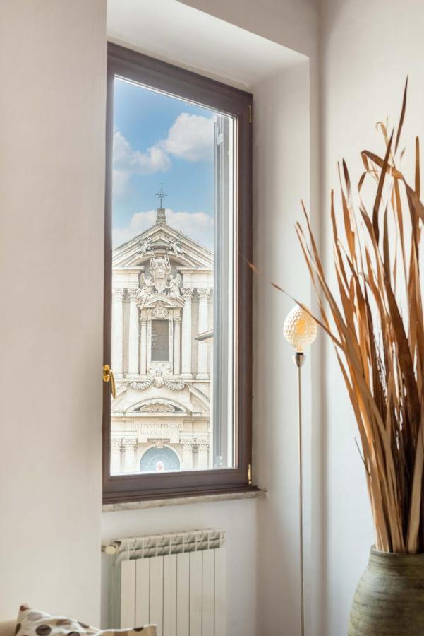 Trevi Fountain Square View Luxury Appartamento