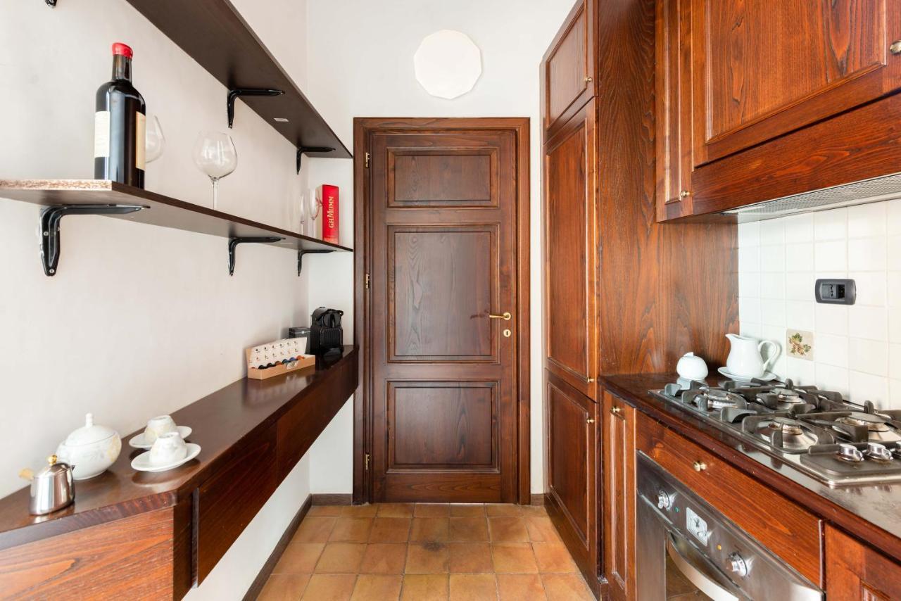 Trevi Fountain Square View Luxury Apartamento